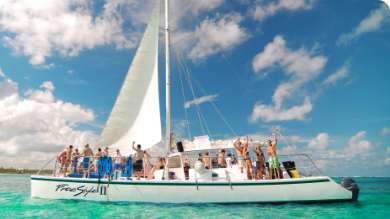 Catamaran tour  speed boat